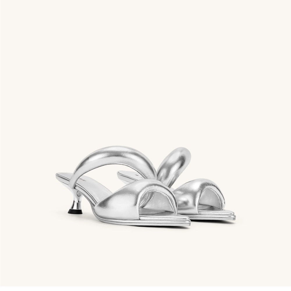 Sara Mule in metallic silver - Picture 2 of 14